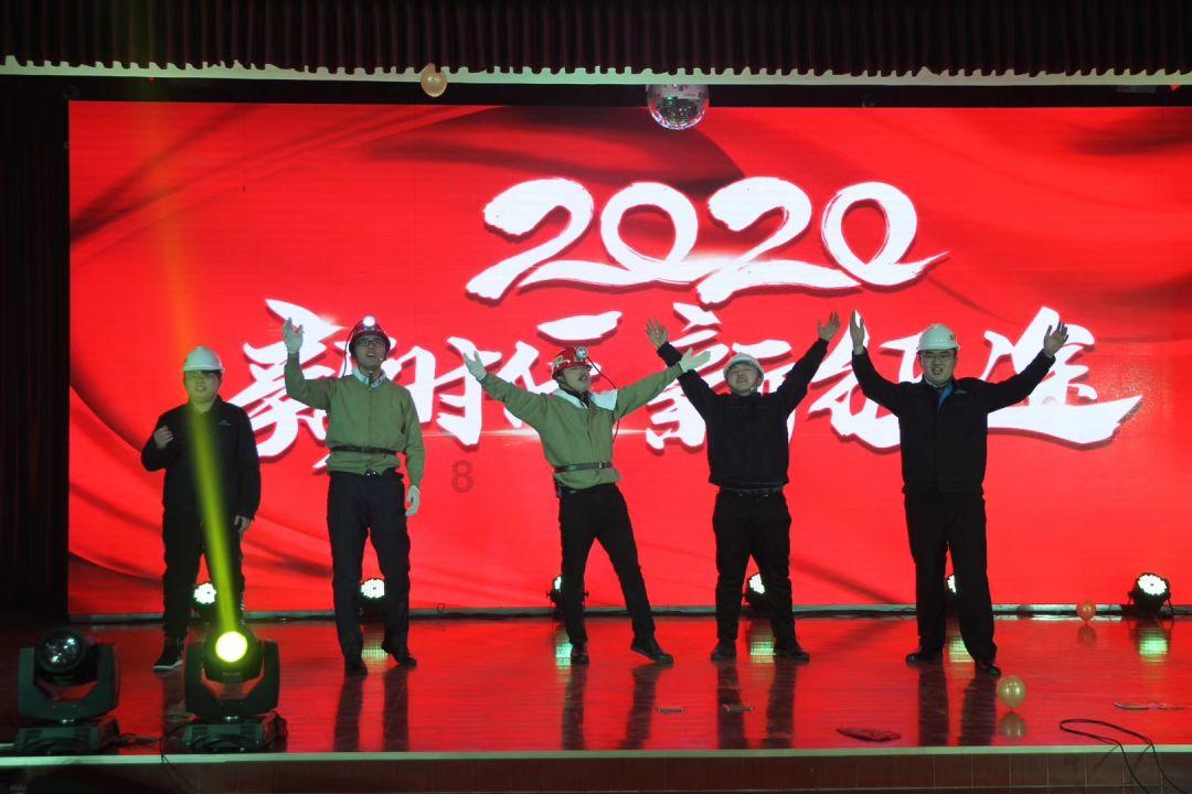 80后一女子,硕士毕业却当起了“风水师”,开发商花2万月薪请她